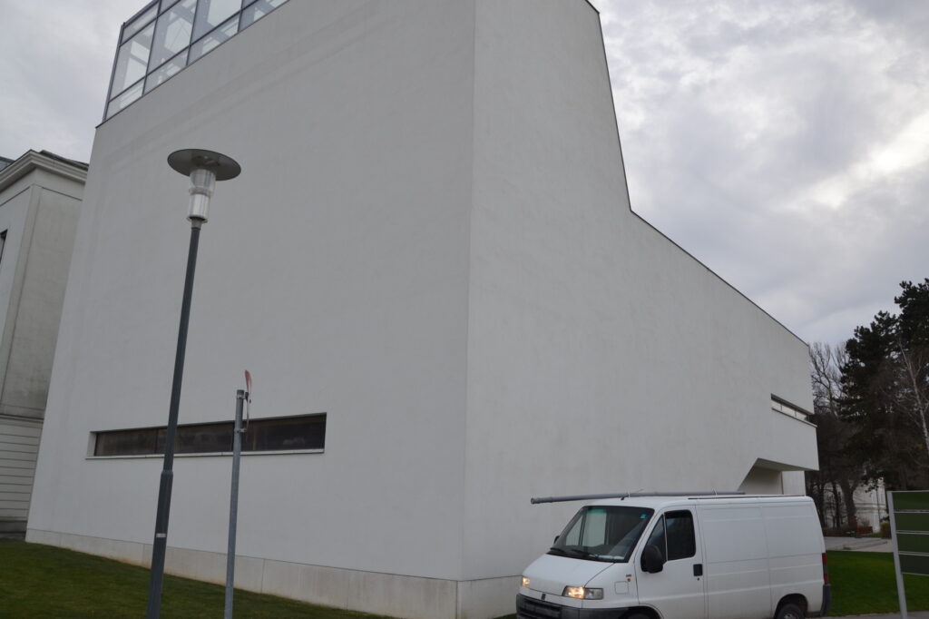 Hausfassade nach der professionellen Fassadenreinigung