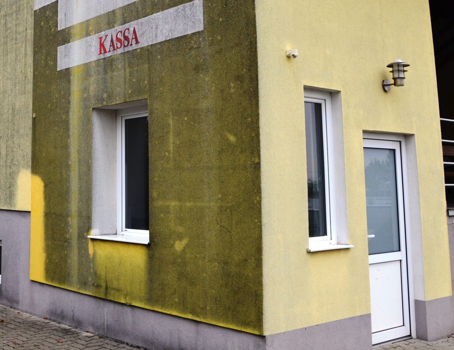 Fassade vor der Reinigung